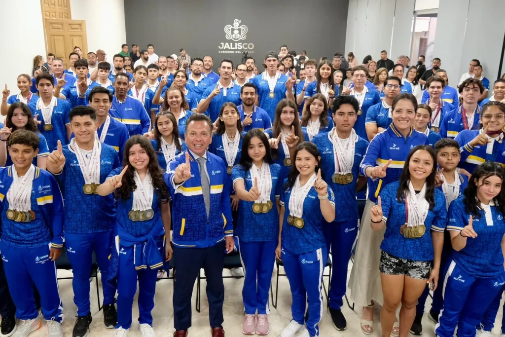 Pablo Lemus recibió a los atletas en Casa Jalisco