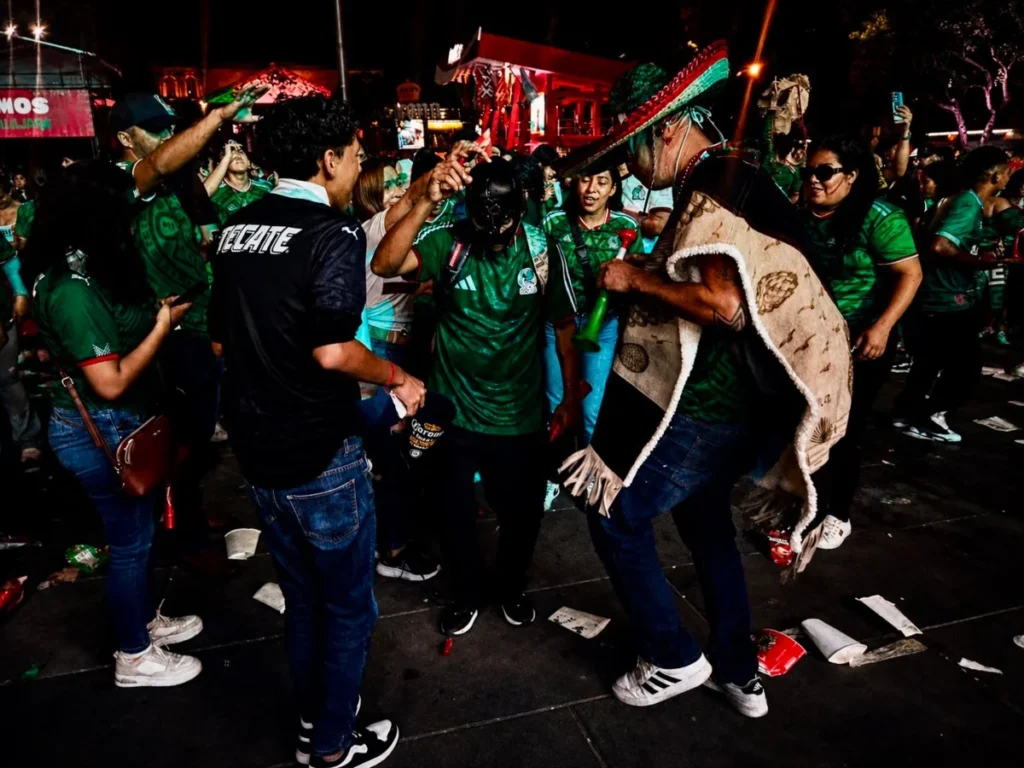 Noche de gloria tricolor y México doblega a Ecuador y pone rumbo a Octavos