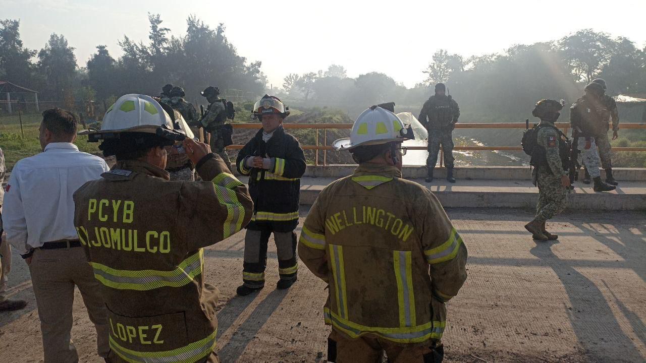 Controlan fuga de combustible en ducto de Pemex en Tlajomulco