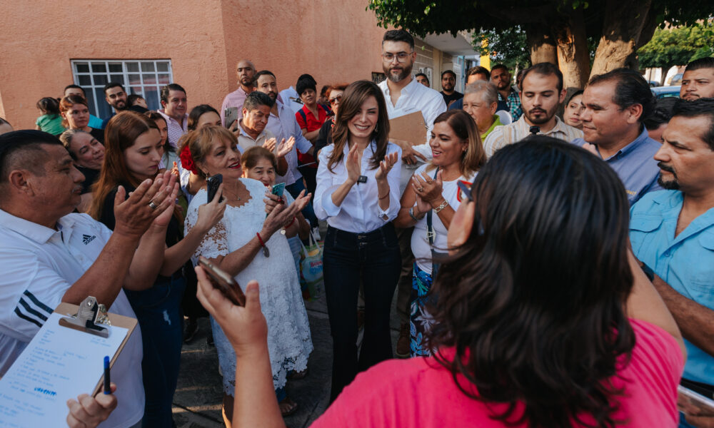 Verónica Delgadillo dialoga con vecinos de Talpita, promete atención a servicios