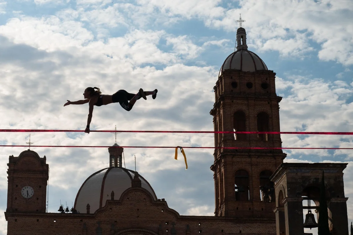 Acrobacias aéreas de slackline llegaron a Tapalpa con el Invitational World Cup 2026