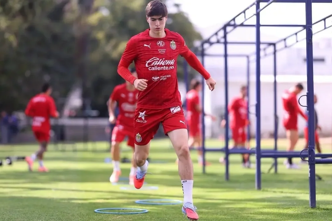 Chivas libera a sus seleccionados