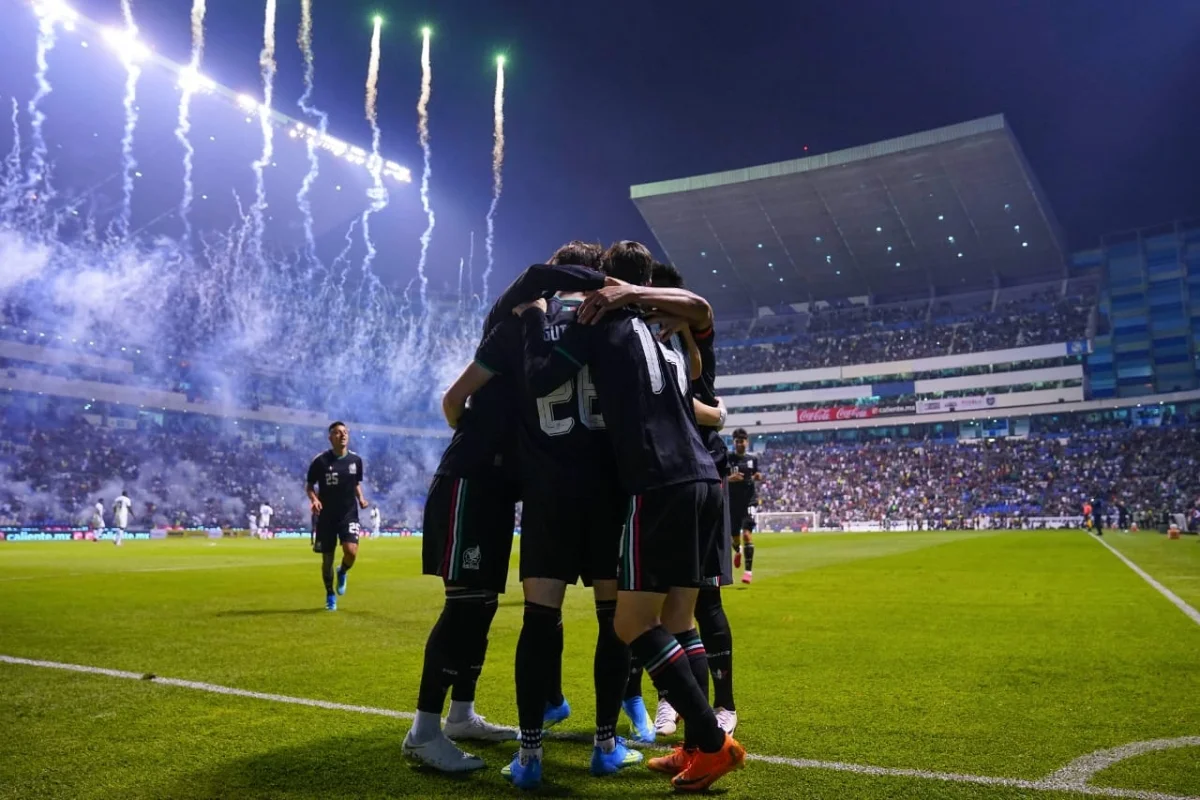 México vence 2-0 a Ghana en Puebla