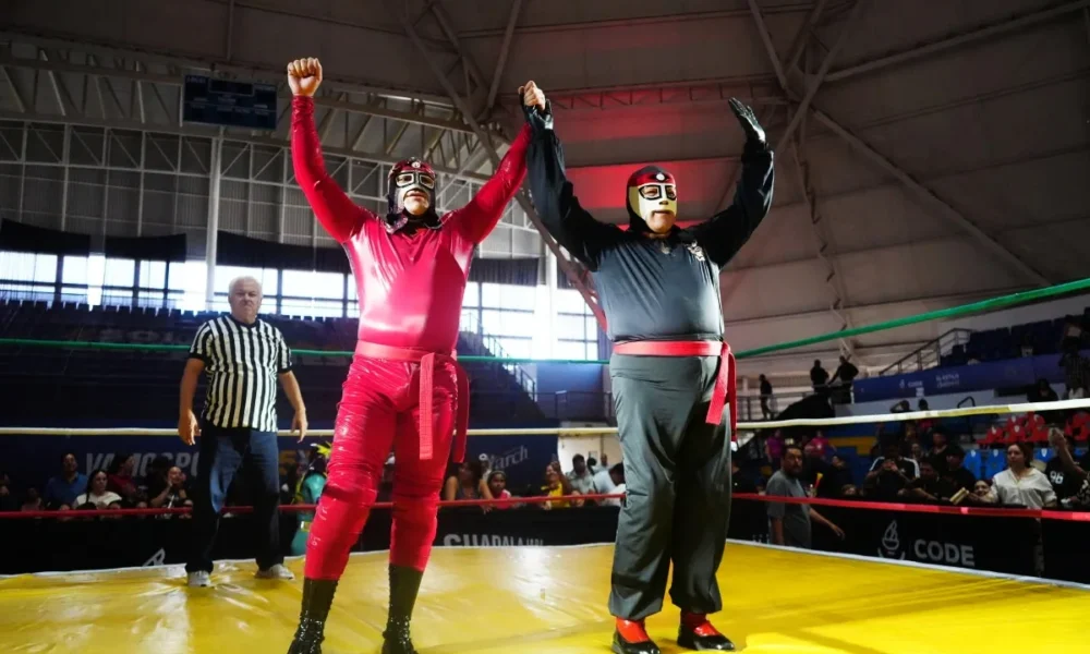 Octagón demuestra que sigue siendo el "Amo de los Ocho Ángulos"