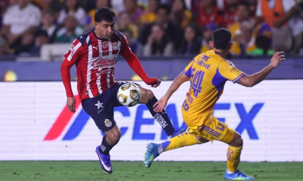 Tigres se impone 3-1 a Chivas en la Ida
