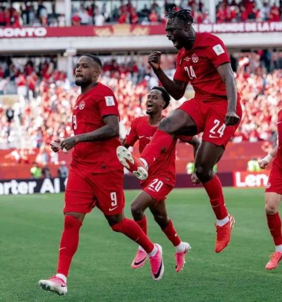 Canadá rescata un empate ante Bosnia y suma su primer punto en Mundiales