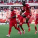 Canadá rescata un empate ante Bosnia y suma su primer punto en Mundiales