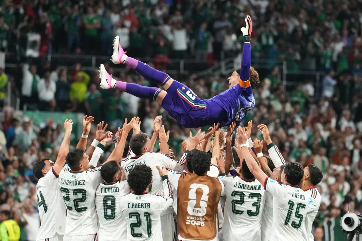 México sella una fase de grupos perfecta y se cita con la gloria