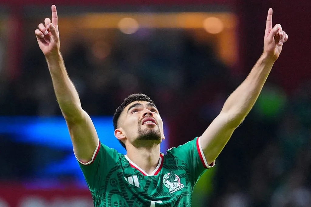 El Tri golea a Serbia en un buen último ensayo