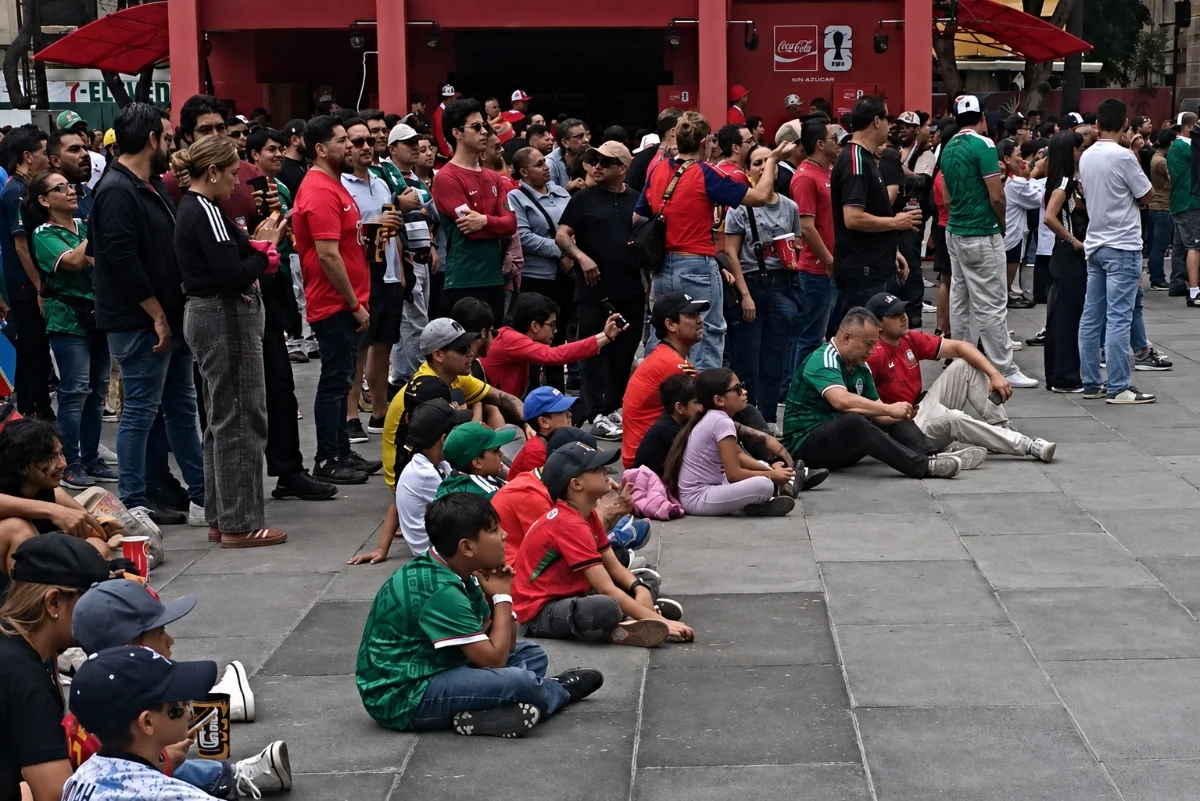 Se hacen la pinta para ver al "Bicho"
