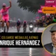 El histórico y titánico tercer lugar de Isaac del Toro en el Tour de Francia no es solo una gesta sin precedentes para el ciclismo nacional; es, sobre todo, una cachetada con guante blanco a la desidia gubernamental.