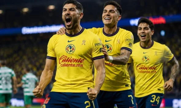 Jugadores del Club América celebran uno de los goles anotados durante la victoria 3-0 sobre Santos Laguna en el Estadio Banorte.