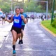 Corredoras y corredores participan en la segunda edición de Corre La Milla 2026 sobre avenida Patria, en Zapopan.