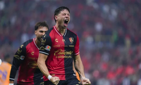 Jugadores del Atlas durante un partido del Apertura 2026 en el Estadio Jalisco.