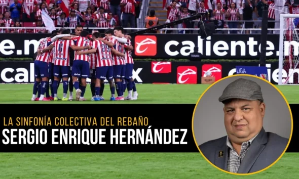 Jugadores de Chivas durante un partido bajo la dirección de Gabriel Milito