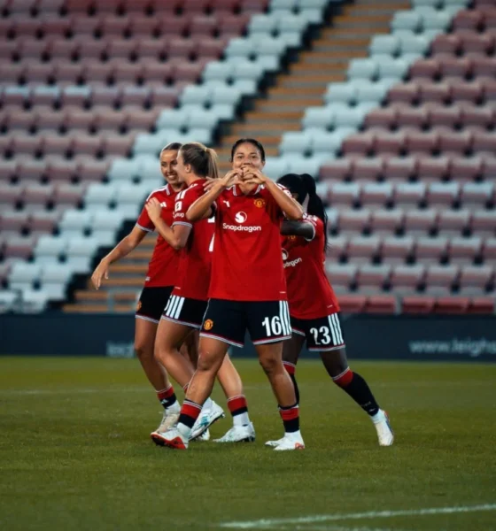 Rebeca Bernal celebra uno de sus goles con Manchester United ante Sheffield United.