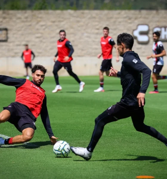 Jugadores de Atlas previo al partido contra Xolos de Tijuana en el Apertura 2026
