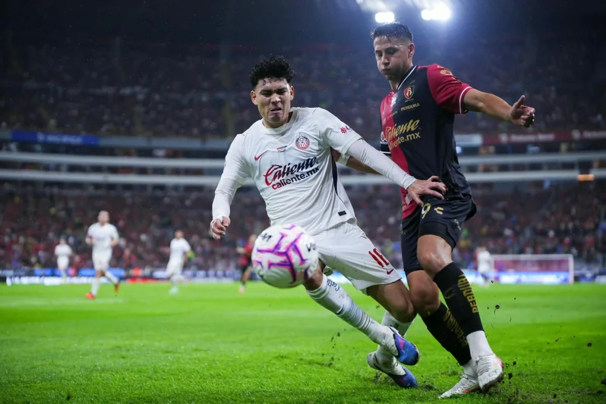 Atlas y Chivas empataron 1-1 en una intensa edición del Clásico Tapatío disputada en el Estadio Jalisco.