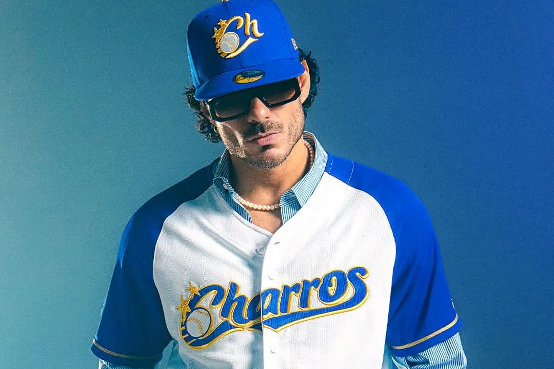 Uniforme de Charros de Jalisco en homenaje a Fernando Valenzuela para la temporada 2026-27